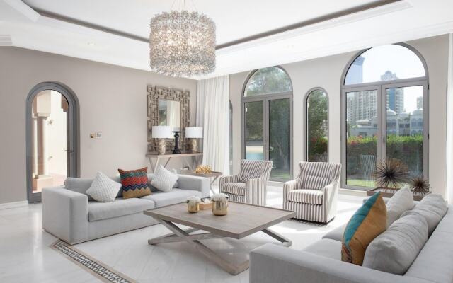 Private Pool Beach Access Villa w Cinematic Vws