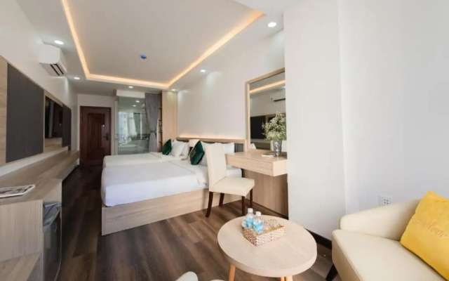 Long Beach Nha Trang Hotel