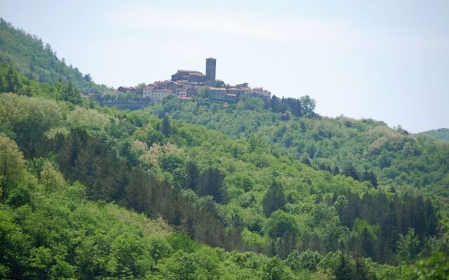 Rustically Decorated, Stylish Property