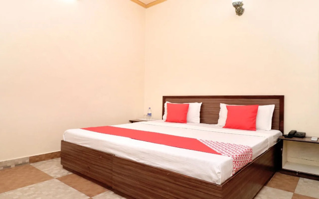 Oyo 27893 Sita Niwas Parking