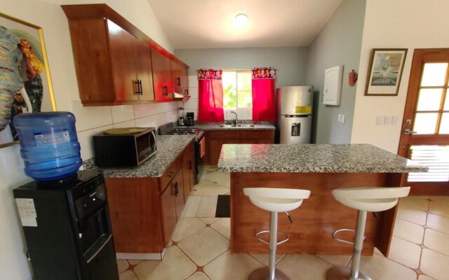 Great 4 Bedroom Getaway Villa With Large Private Pool