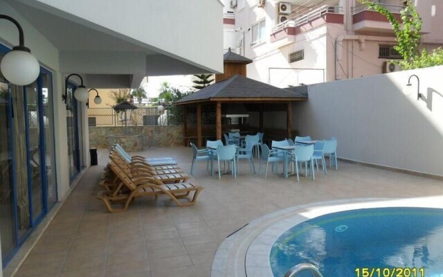 Safir Apartments