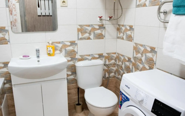 Академіка Корольова 14