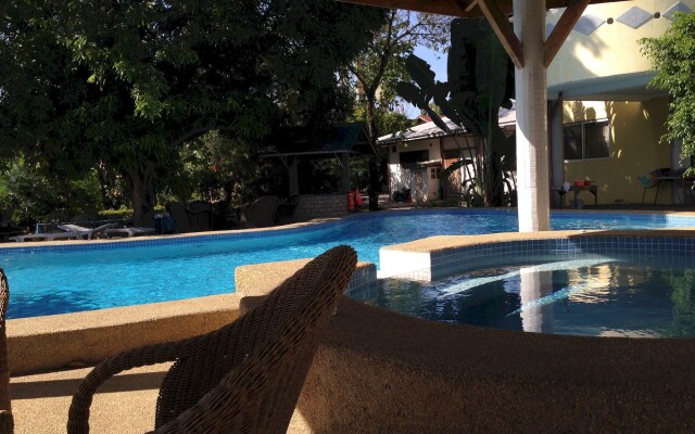 Lapu Lapu Cottages and Restaurant