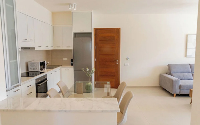 Phaedrus Living: Seaside Thalassa Cretan 102