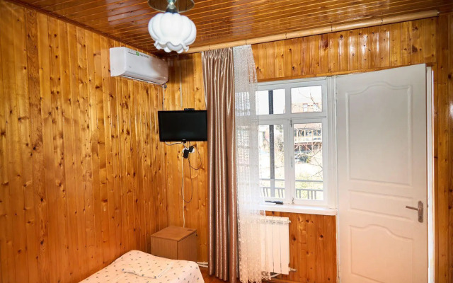 Guest House on Pravoslavnaya 20 B