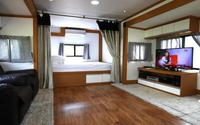 Seogwipo Pyoseoncaravan