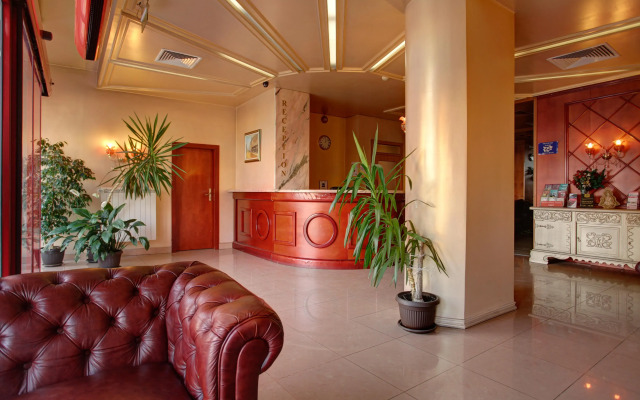 Central Plaza Hotel