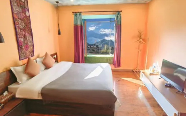 Yading Totem Boutique Inn