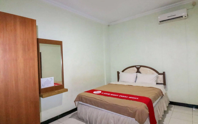 OYO 512 Ndalem Mantrijeron Hotel