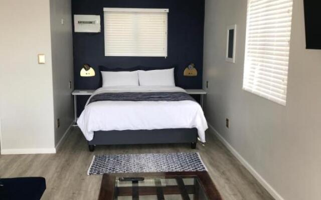 Exclusive Beachfront Apartment with sea views