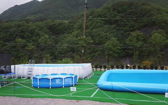 Yeongwol Dong-river Glamping&pension