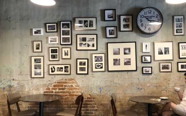 Dé Cafe & Rest House - Hostel