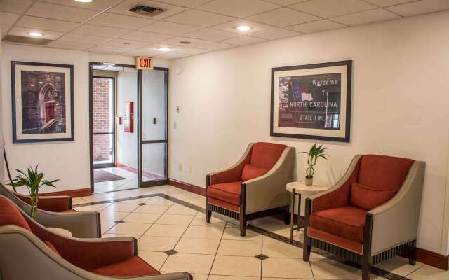 Clarion Pointe Research Triangle Park Durham