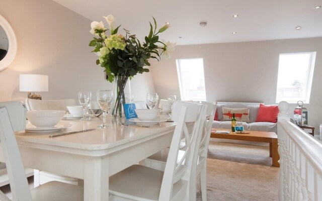 The Stephendale Road Townhouse - SL
