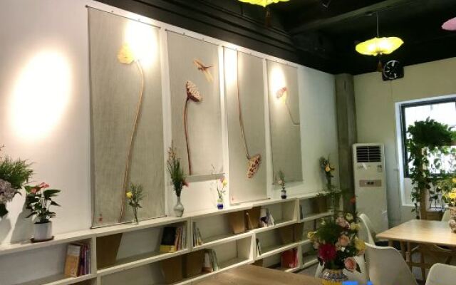 Rushi Hostel