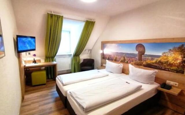 Gasthof Hotel Weinbau "Zum Goldenen Ochsen"