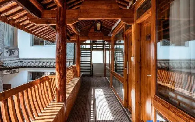 Ruyuan Boutique Homestay (Dali Erhai Caicun Branch)