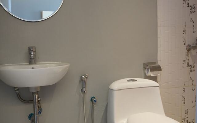 RedDoorz Plus near Simpang Lima