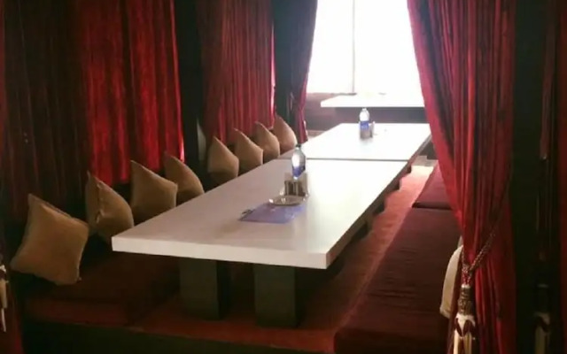 The Royal Oak Hotel