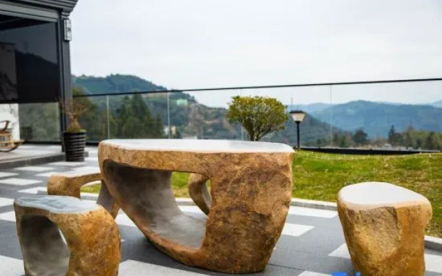 Yungu Mountain Villa