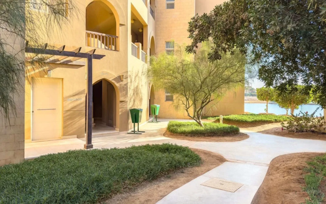 Xuru Stays I The 2bdr Warmhearted Waterside Apt