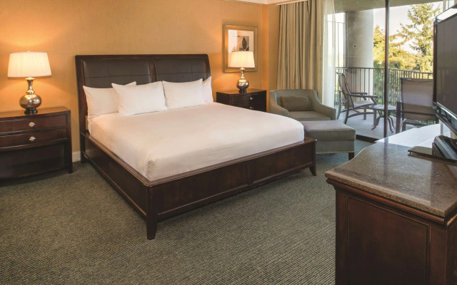 DoubleTree by Hilton Seattle Airport