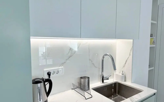 Azure Loft - 3min Walk to Beach, 10min to Old Town