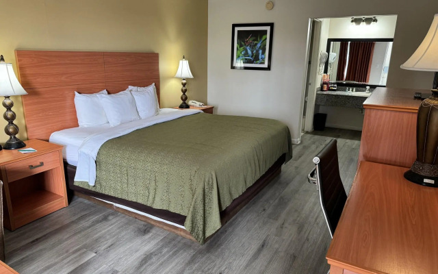 Quality Inn near Manatee Springs State Park