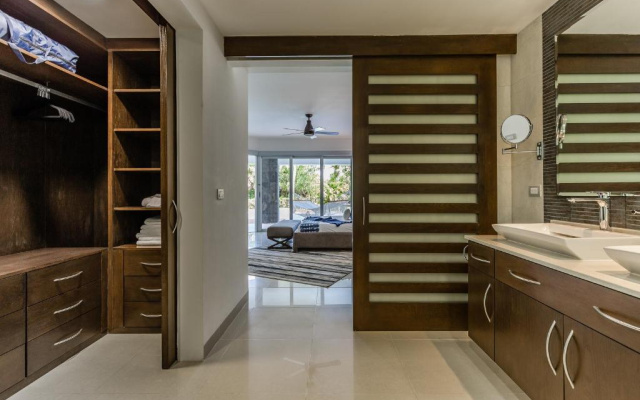 Mareazul Beach Condos At playa del Carmen