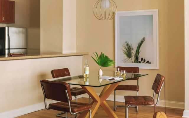 Roami at Duncan Plaza