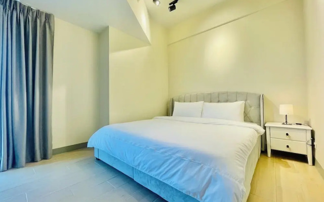 Uptown Parksuites BGC