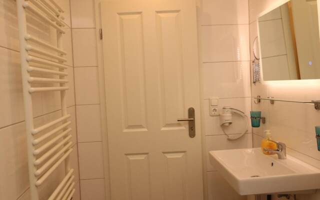 Central Apartment Near the Trade Fair