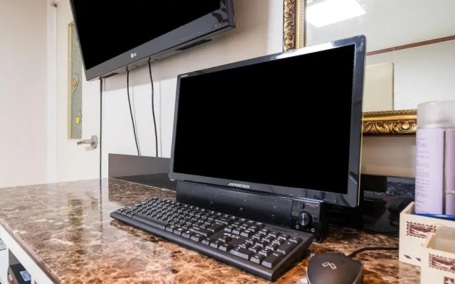 Suwon Hotel &amp;