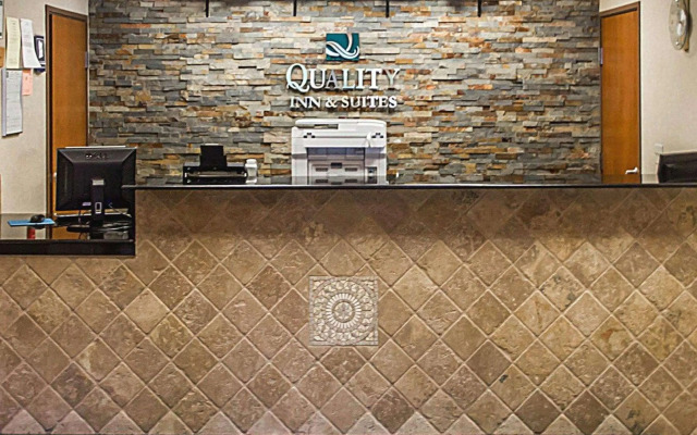 Quality Inn & Suites Fishkill South near I-84