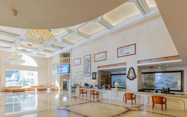 Yangjiang Changjiang International Hotel