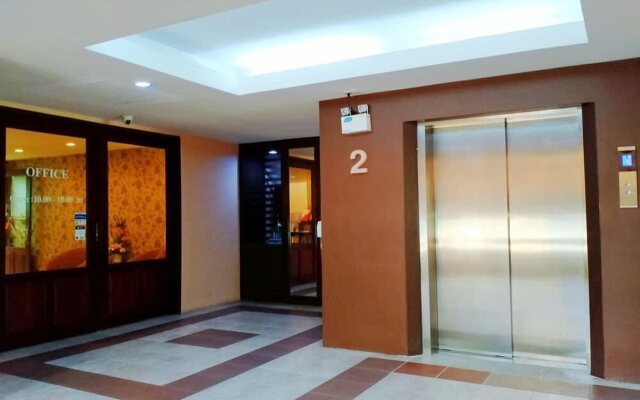 Le Vanvarothai Saladaeng Residence