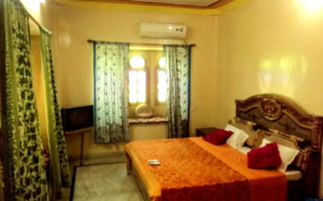 Rawal Palace