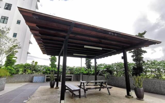 B1606 Platino ParadigmMall Netflix PoolViewSTAY