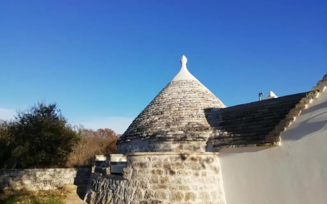 Trullo Home Sleeps 4 With Pool