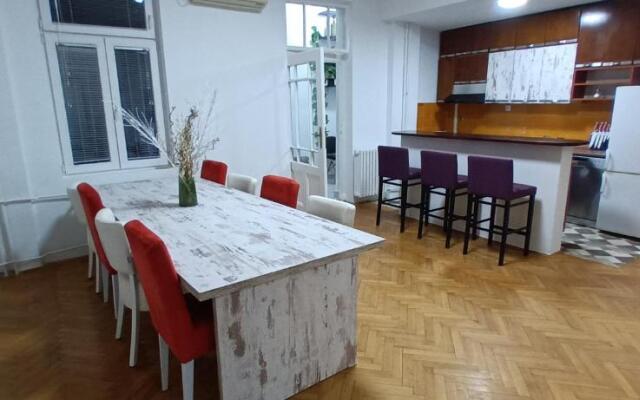 Authentic Belgrade Centre - Apartments Ethnica