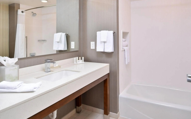 Courtyard by Marriott Kansas City Olathe