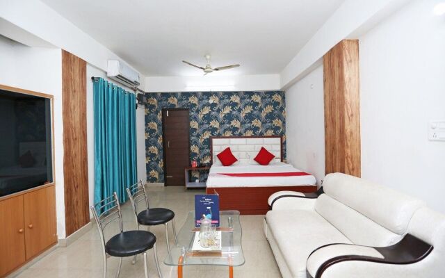 OYO 24694 Hotel Satya Inn