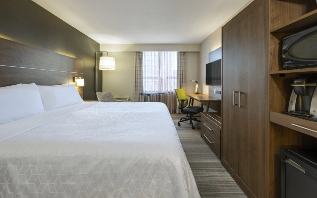 Holiday Inn Express Toronto - Downtown by IHG - Image 4