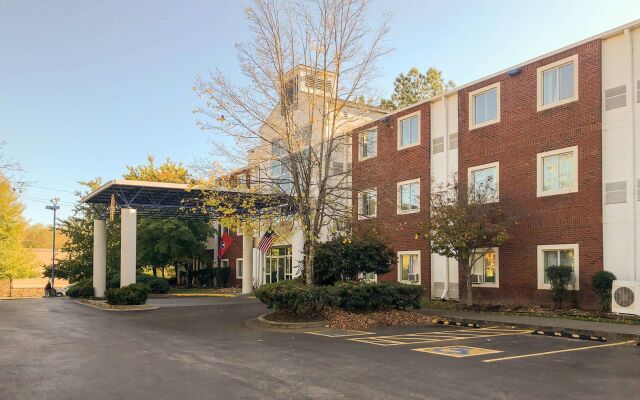 Sleep Inn & Suites Pigeon Forge - Downtown 2.5 stars out of 5