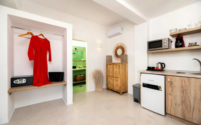 Aerenia Suites
