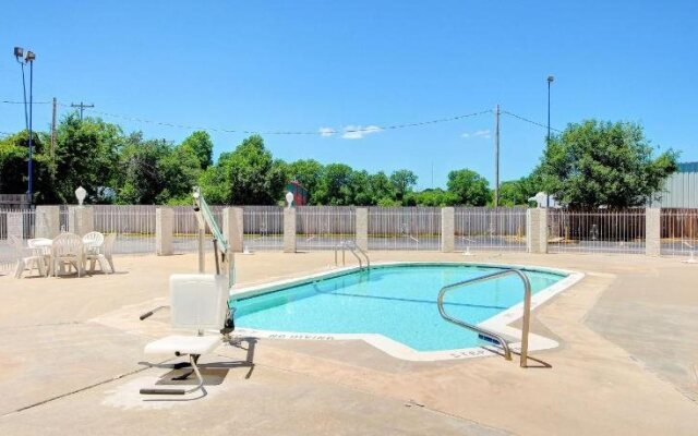 Economy Hotel Plus Oklahoma City