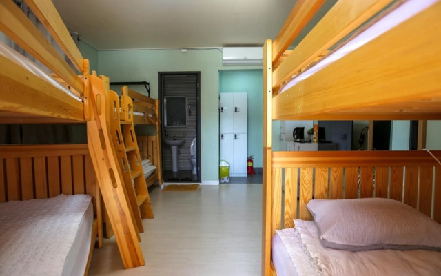 Yangyang Yoloha Surfhouse