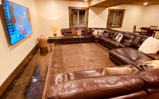 Yellowstone Crossing Lodge