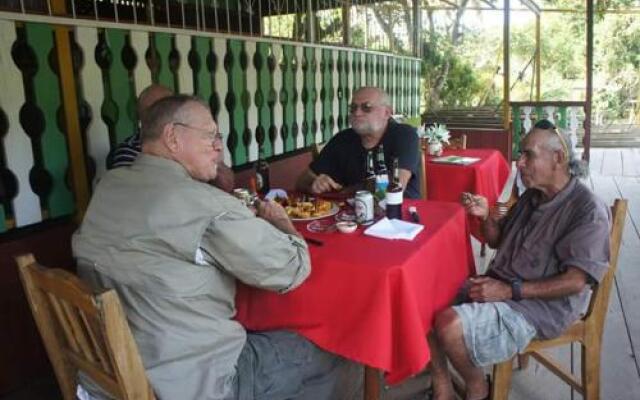 Alojamiento Rio Sabalo Chocano